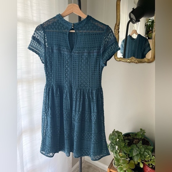 Francesca’s Blue Lace Mini/Midi Length Dress - Picture 3 of 8